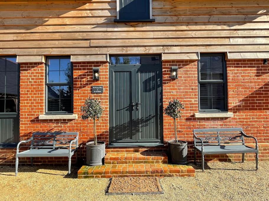 The Carriage House Villa Salisbury Exterior photo